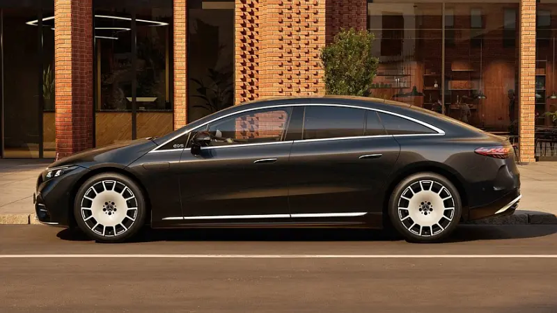 Mercedes-Benz EQS получил второй рестайлинг и новую технику, но будущего у модели нет