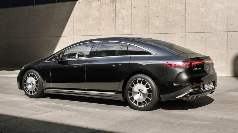 Mercedes-Benz EQS получил второй рестайлинг и новую технику, но будущего у модели нет
