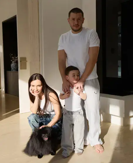 Семейное счастье Серябкиной: редкие кадры с мужем и сыном