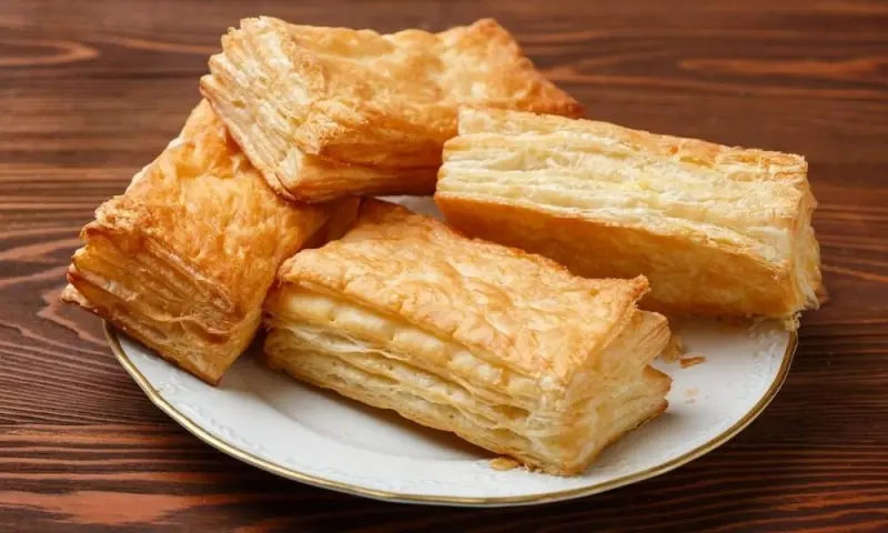 Слоеные язычки: рецепт школьного лакомства, от которого срывались с уроков