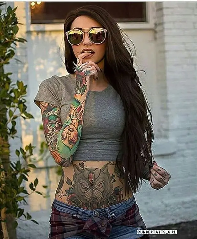 Симпатичные девушки с татуировками