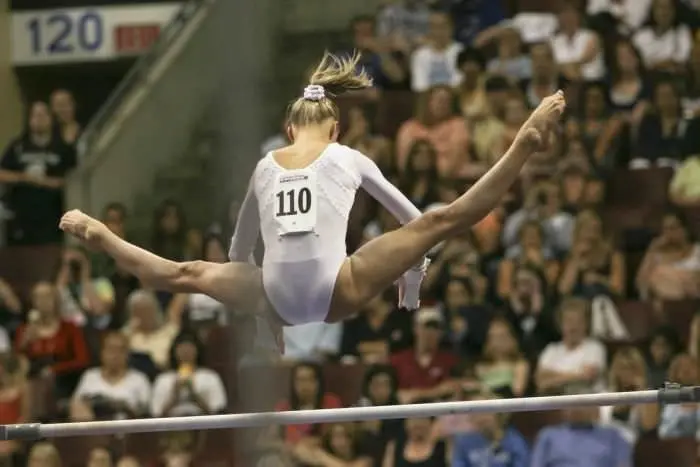 Спортивные девушки в отличной форме