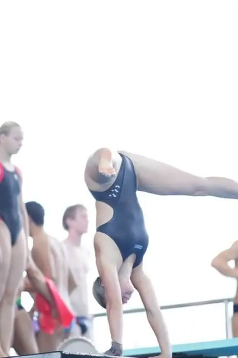 Спортивные девушки в отличной форме