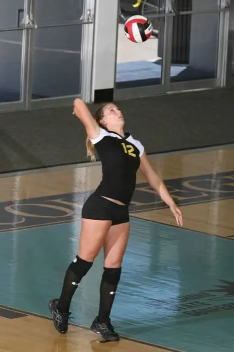 Спортивные девушки в отличной форме