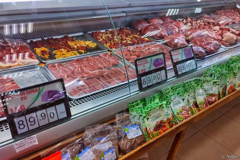 Российские торты и айран из крана: что удивило в супермаркете Ашхабада