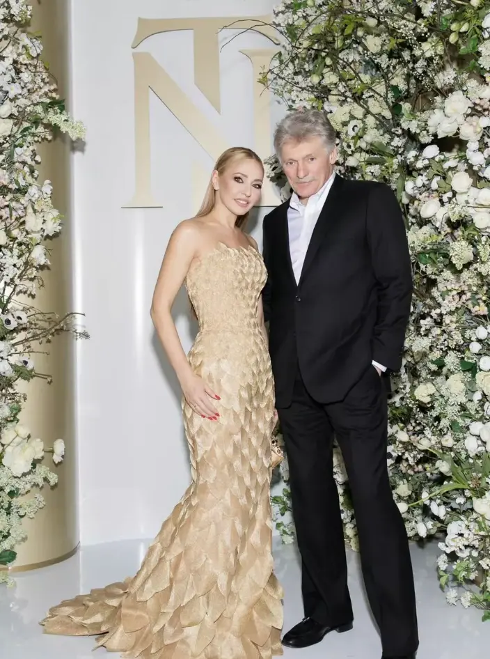 Золотая именинница: как Татьяна Навка отметила 51-й день рождения