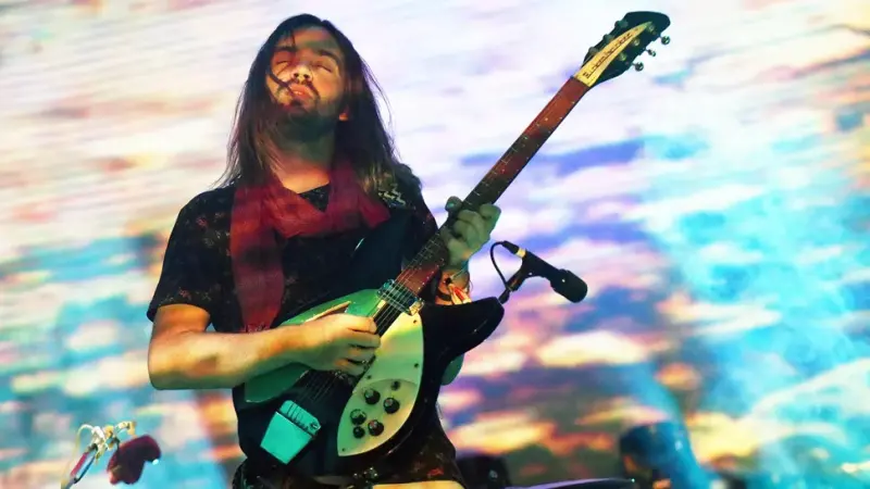 За кулисами хита: Как Кевин Паркер из Tame Impala создал «Let It Happen»