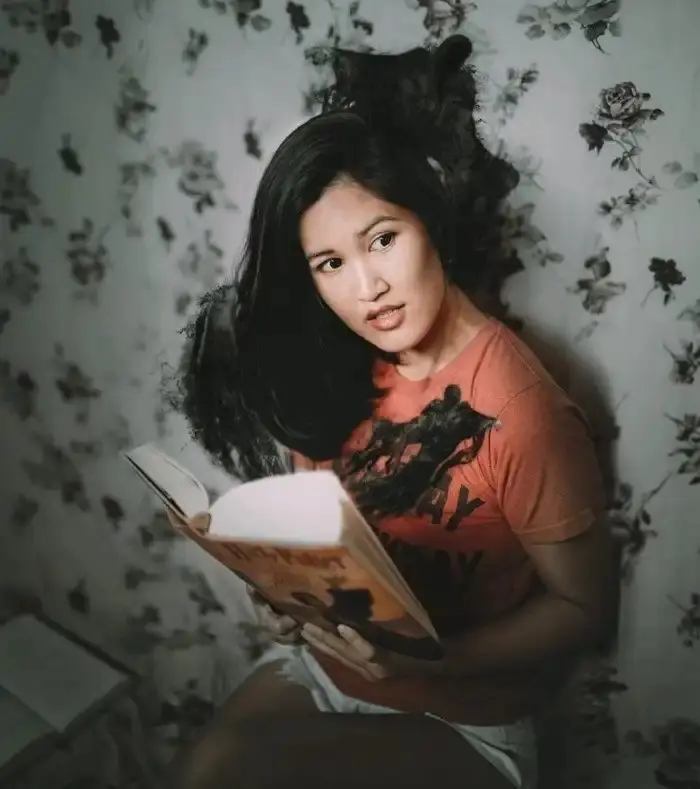 Магия книг в объективе: Как Катрина Ю превратила чтение в фотоприключение