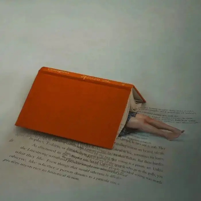 Книги как машины времени: Фотопроект Катрины Ю о магии чтения Магия книг в объективе: Как Катрина Ю превратила чтение в фотоприключение