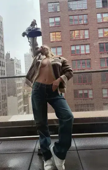 Сидни Суини в образе младенца: новый скандал в "Эйфории" и волна критики