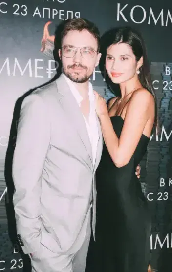 Звездный десант на премьере "Коммерсанта": Петровы, Тарасова и Базыкина