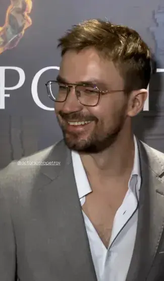 Звездный десант на премьере "Коммерсанта": Петровы, Тарасова и Базыкина