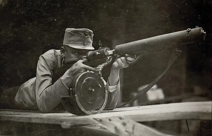 Загадочный Hellriegel M1915: Пистолет-пулемёт с водяным охлаждением, о котором никто не знал