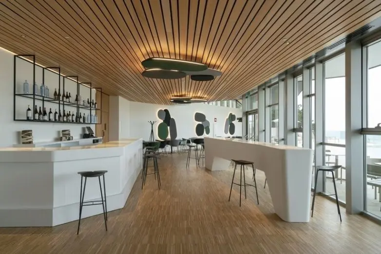 Отель, возродившийся из катастрофы: Parador на Побережье смерти