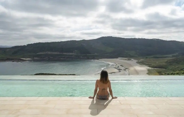 Отель, возродившийся из катастрофы: Parador на Побережье смерти