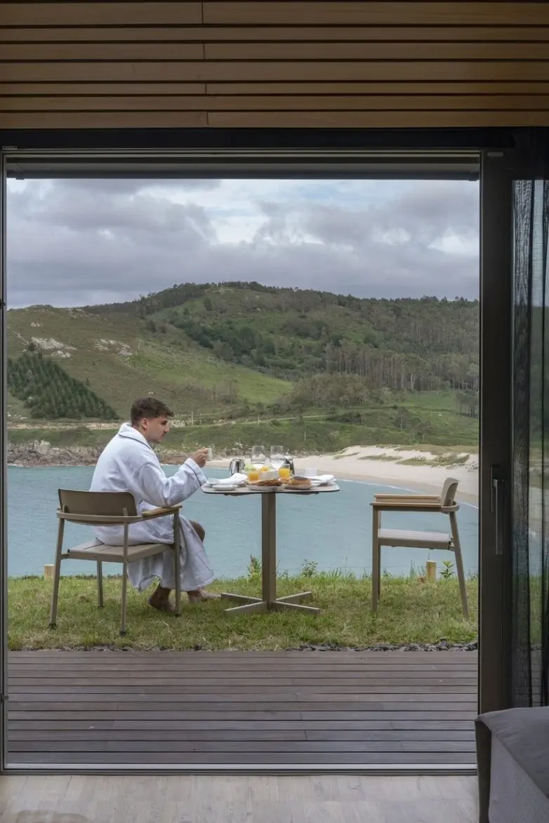 Отель, возродившийся из катастрофы: Parador на Побережье смерти