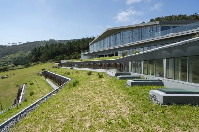 Отель, возродившийся из катастрофы: Parador на Побережье смерти