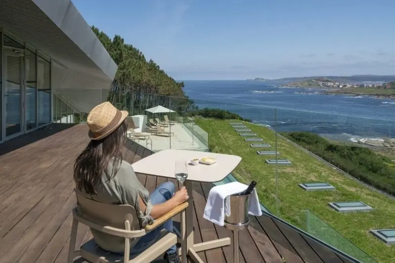 Отель, возродившийся из катастрофы: Parador на Побережье смерти