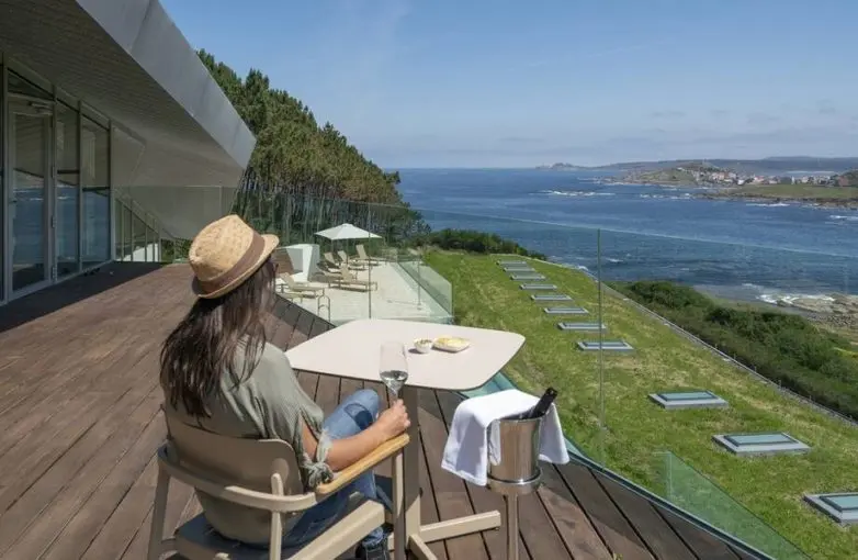 Отель, возродившийся из катастрофы: Parador на Побережье смерти