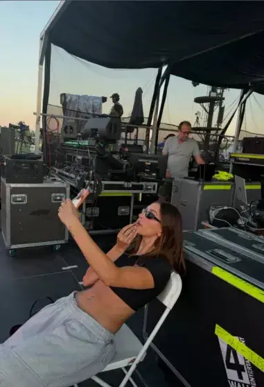 Хейли Бибер показала, как сын Джек поддержал Джастина на Coachella