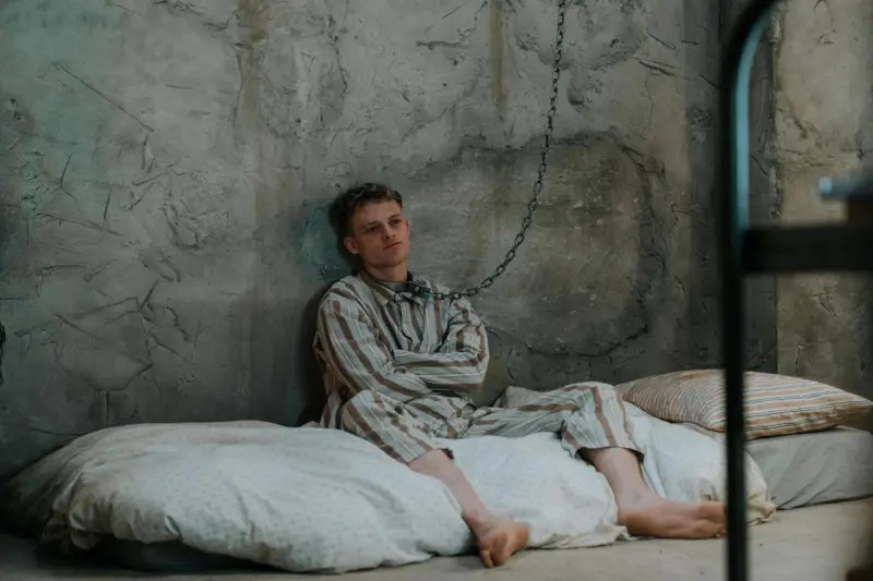 «На цепи»: Когда воспитание превращается в пытку