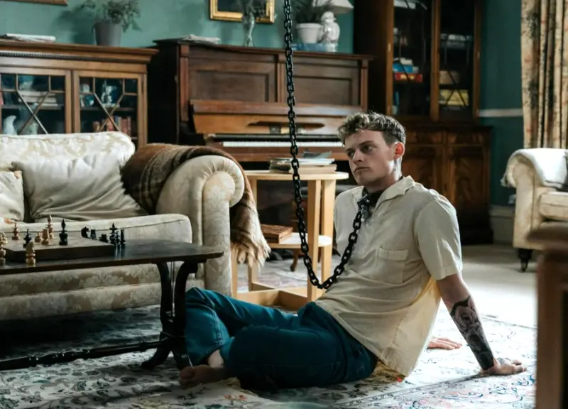 «На цепи»: Когда воспитание превращается в пытку