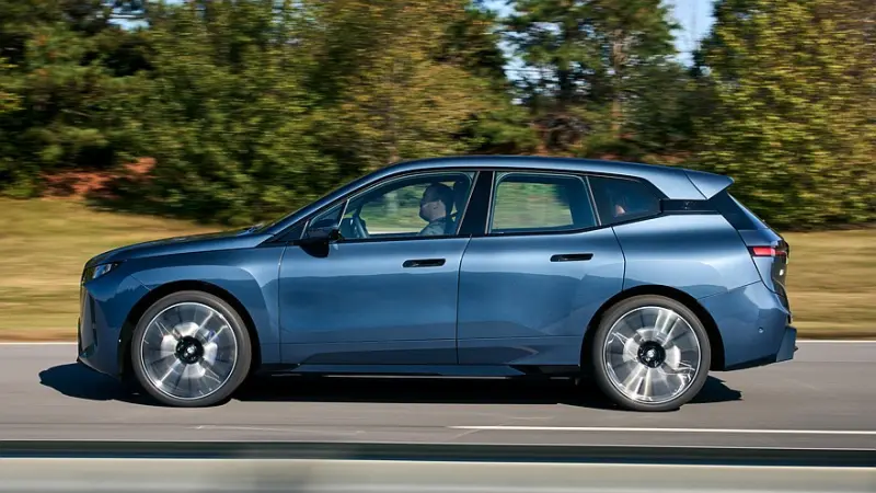 Конец эпохи: BMW прекращает продажи электрического кроссовера iX в США