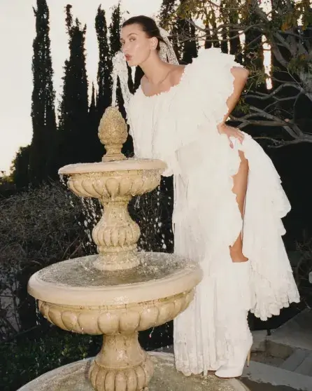 Хейли Бибер: «Нельзя добиться большой любви, не столкнувшись с большой ненавистью»