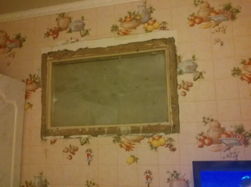 Зачем в хрущевках окно между ванной и кухней: 5 главных версий