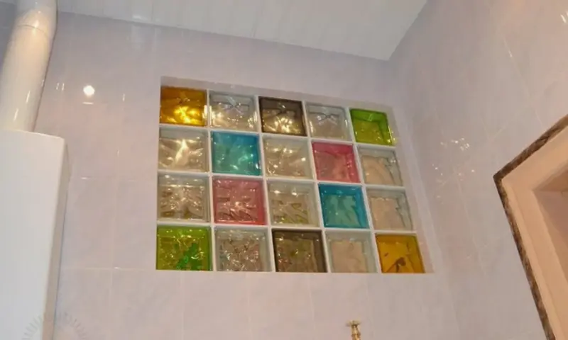 Зачем в хрущевках окно между ванной и кухней: 5 главных версий