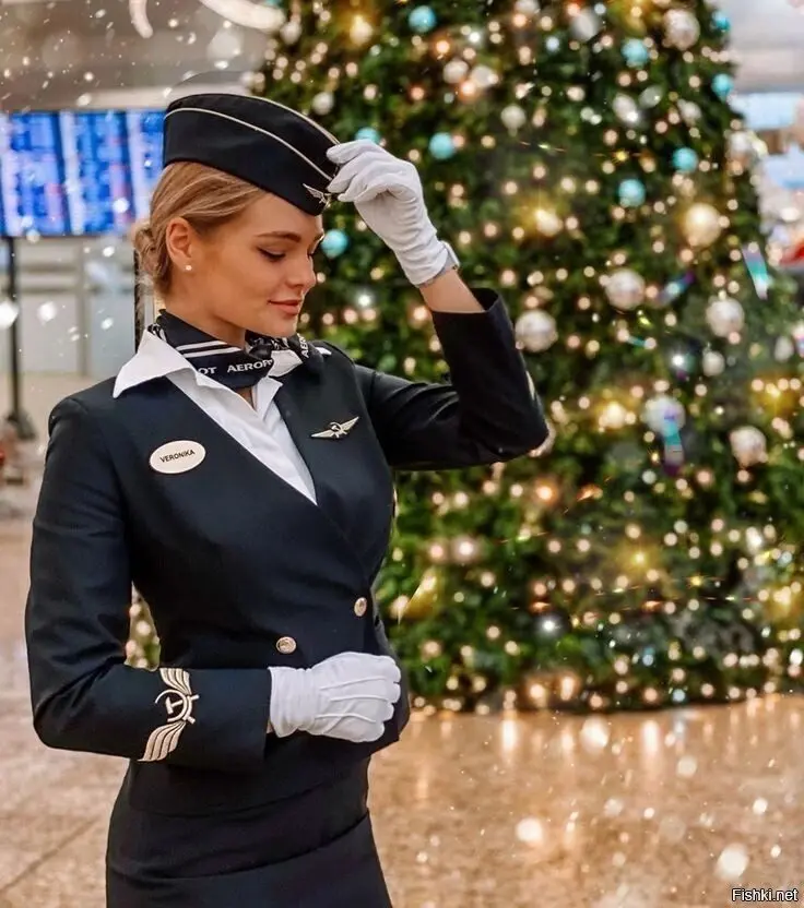 Улыбки на высоте: подборка фотографий бортпроводниц