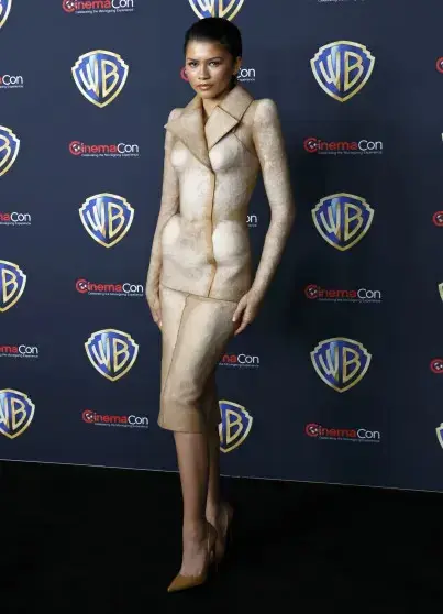 Голливудские знаменитости собрались на крупной киновыставке в Вегасе