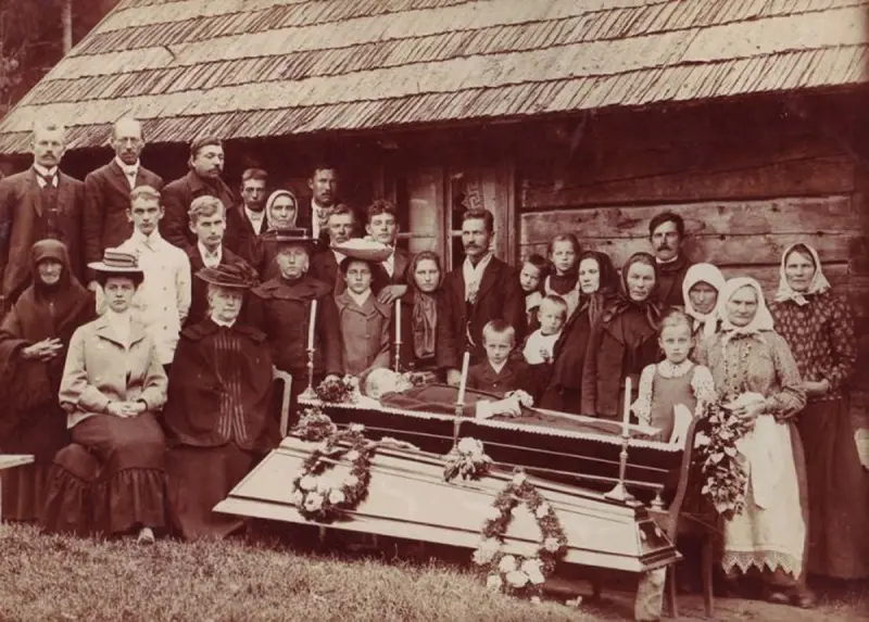 Живые или мертвые? Правда о викторианских «посмертных» фотографиях