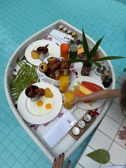 Звездный апрель: где и как отдыхают российские знаменитости