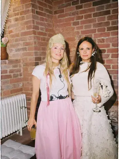 Софья Эрнст собрала друзей и детей на свой пасхальный день рождения