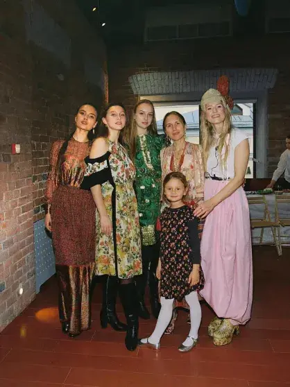 Софья Эрнст собрала друзей и детей на свой пасхальный день рождения