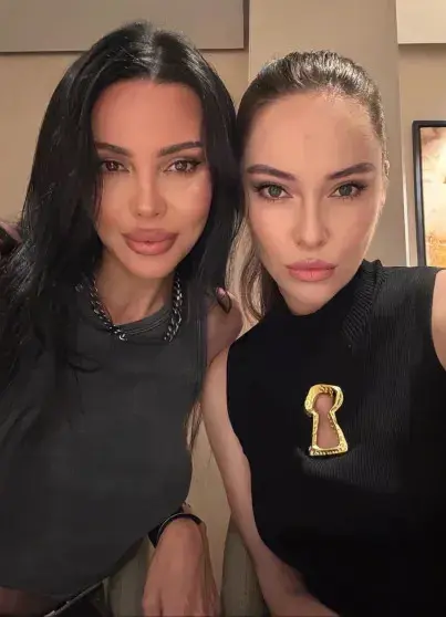 Звёзды в бизнес-круизе: Собчак, Самойлова и Расковалова покоряют Эквадор