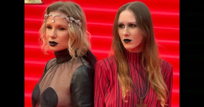 Германика на ММКФ: прозрачное платье, чёрная помада и скандальный фон