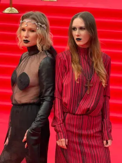 Германика на ММКФ: прозрачное платье, чёрная помада и скандальный фон