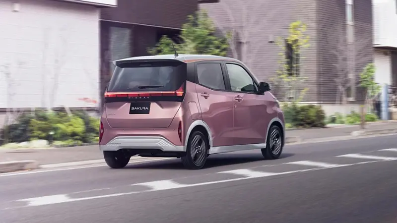 Nissan Sakura: японский электрокар для города получил новое лицо и функции