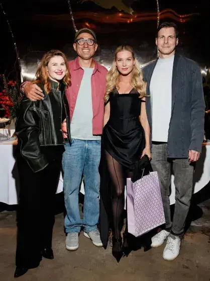 Кристина Асмус задула свечи на модном торте в свой день рождения