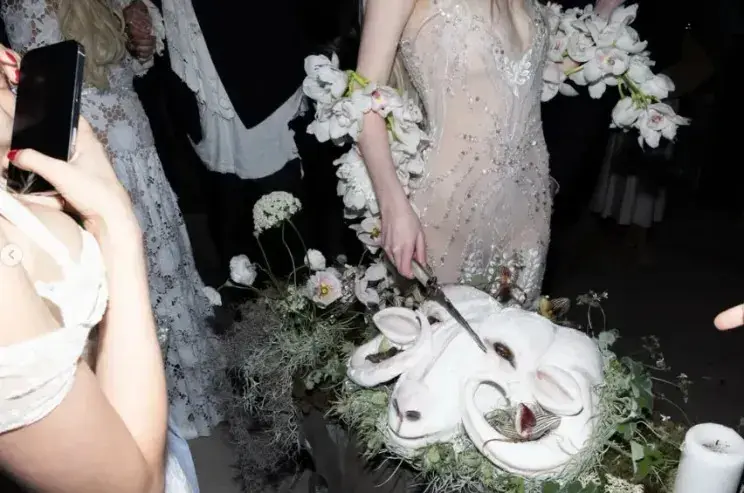 Аня Тейлор-Джой в архивном платье отпраздновала свой 30-й день рождения