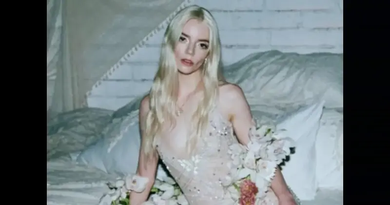 Аня Тейлор-Джой в архивном платье отпраздновала свой 30-й день рождения