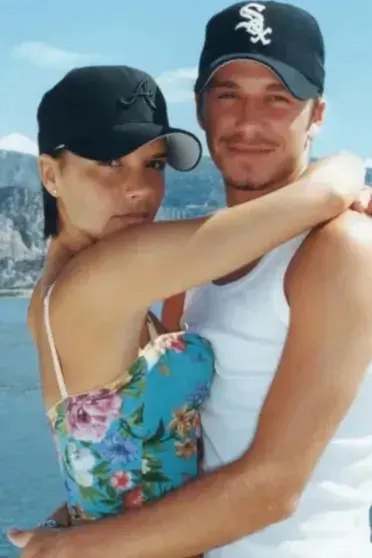 Виктории Бекхэм исполнилось 52: праздник в кругу семьи и молчание старшего сына