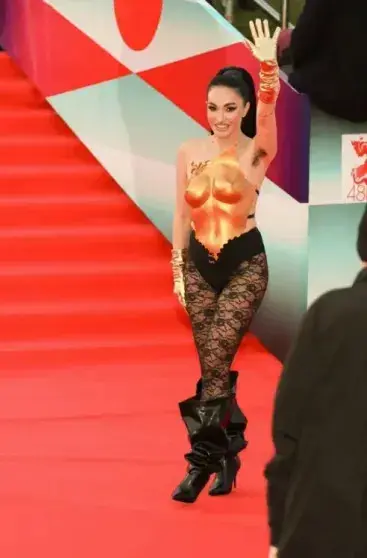 «Как в оперу ворвались пьяные родственники»: Волкова жестко прошлась по звездам ММКФ