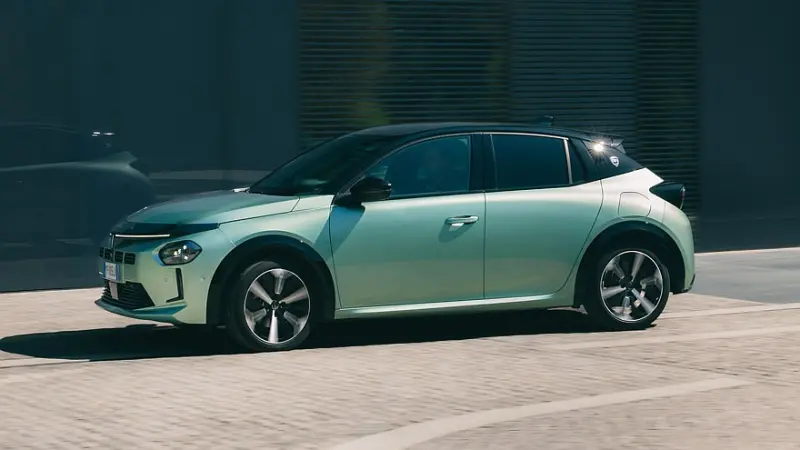 Lancia Ypsilon Turbo 100: трёхпедальная классика возвращается