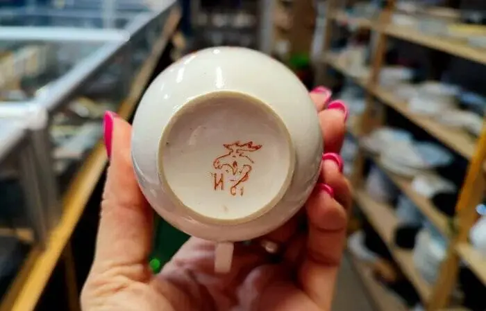 Тайные знаки на дне: что скрывают животные на советских чашках