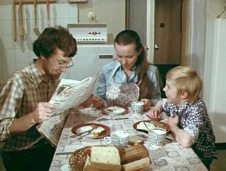 «Пока не доешь»: 6 советских пищевых привычек, которые портят фигуру