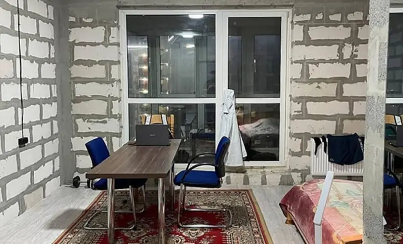 Квартира за 150 долларов: белорус сдал «берлогу» в голых стенах