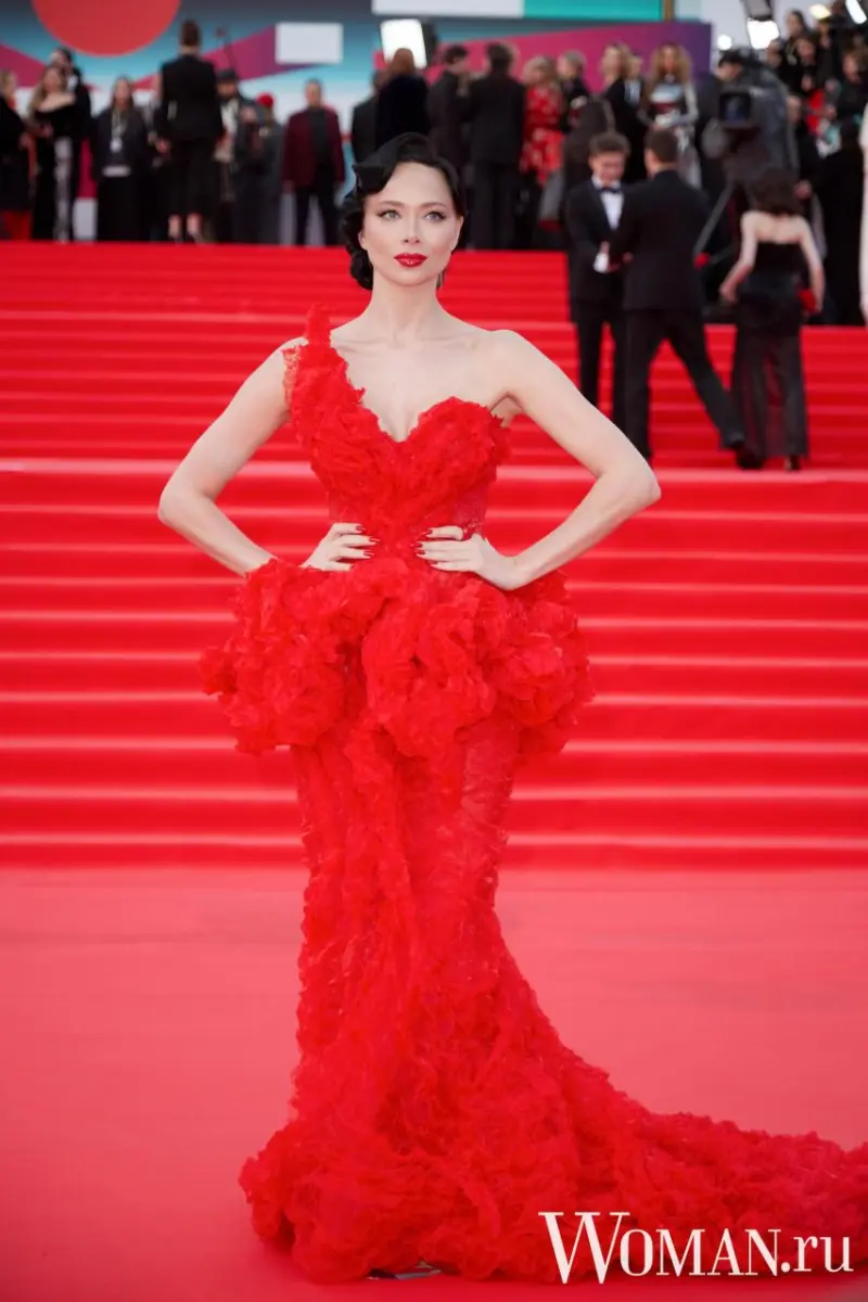 Звездный дебют: как прошла красная дорожка 48-го Московского кинофестиваля